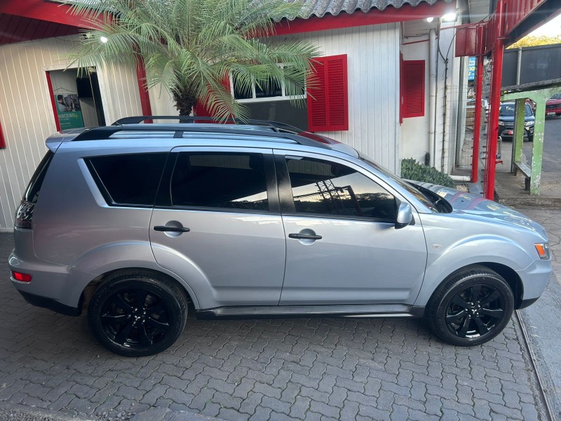 OUTLANDER 2.0 COMFORT 16V GASOLINA 4P AUTOMÁTICO - 2012 - TRêS COROAS