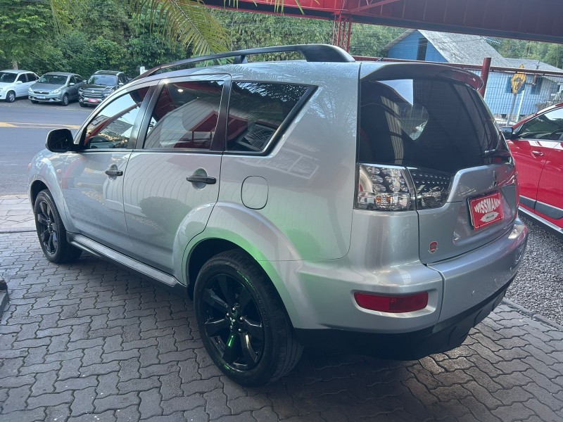 OUTLANDER 2.0 COMFORT 16V GASOLINA 4P AUTOMÁTICO - 2012 - TRêS COROAS