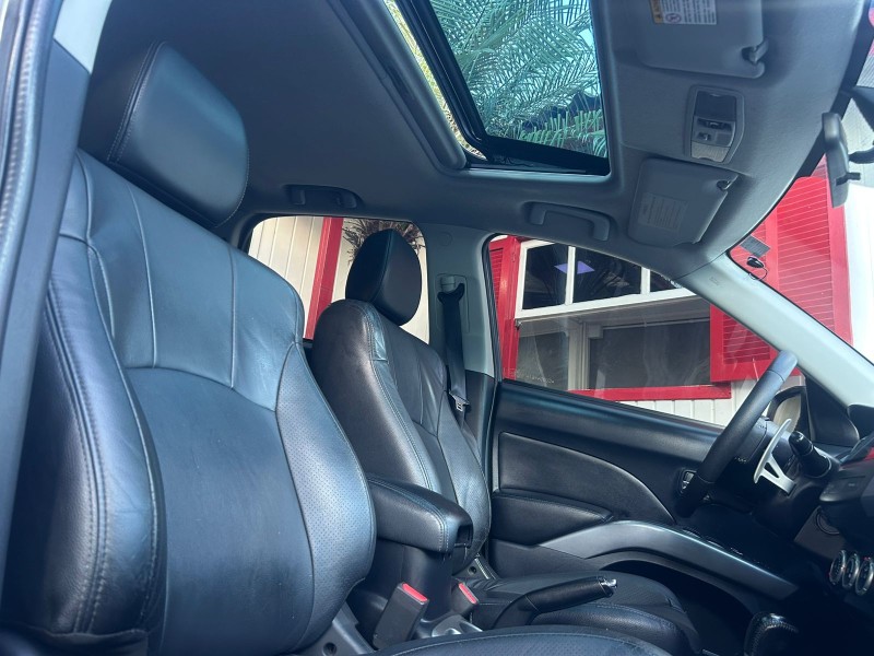 OUTLANDER 2.0 COMFORT 16V GASOLINA 4P AUTOMÁTICO - 2012 - TRêS COROAS