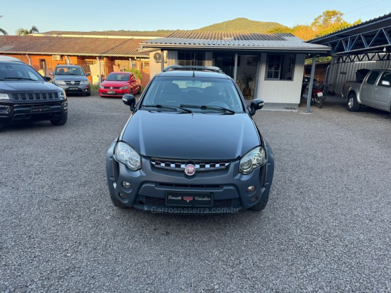 PALIO 1.8 MPI ADVENTURE WEEKEND 8V GASOLINA 4P MANUAL - 2014 - IGREJINHA