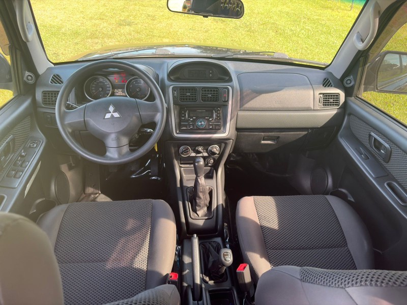 PAJERO TR4 2.0 4X4 16V 140CV FLEX 4P MANUAL - 2010 - FARROUPILHA