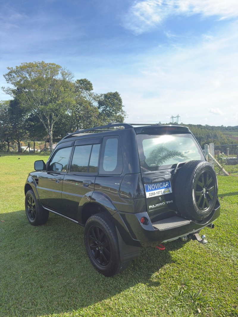 PAJERO TR4 2.0 4X4 16V 140CV FLEX 4P MANUAL - 2010 - FARROUPILHA