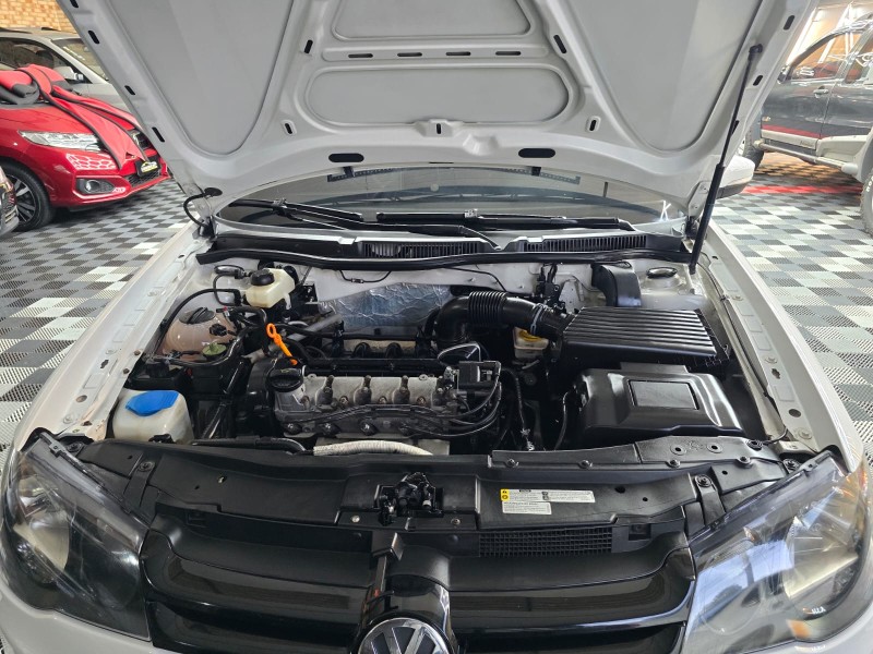 GOLF 1.6 MI SPORTLINE 8V FLEX 4P MANUAL - 2013 - FARROUPILHA