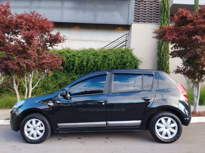 SANDERO 1.6 EXPRESSION 8V FLEX 4P MANUAL - 2010 - FARROUPILHA
