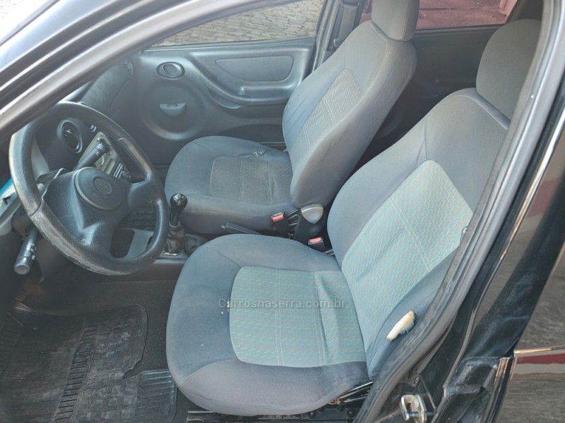 CELTA 1.0 MPFI VHC 8V GASOLINA 4P MANUAL - 2003 - GUAPORé