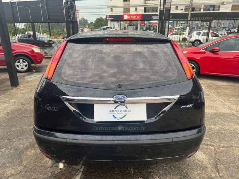 FOCUS 1.6 8V GASOLINA 4P MANUAL - 2009 - GRAVATAí