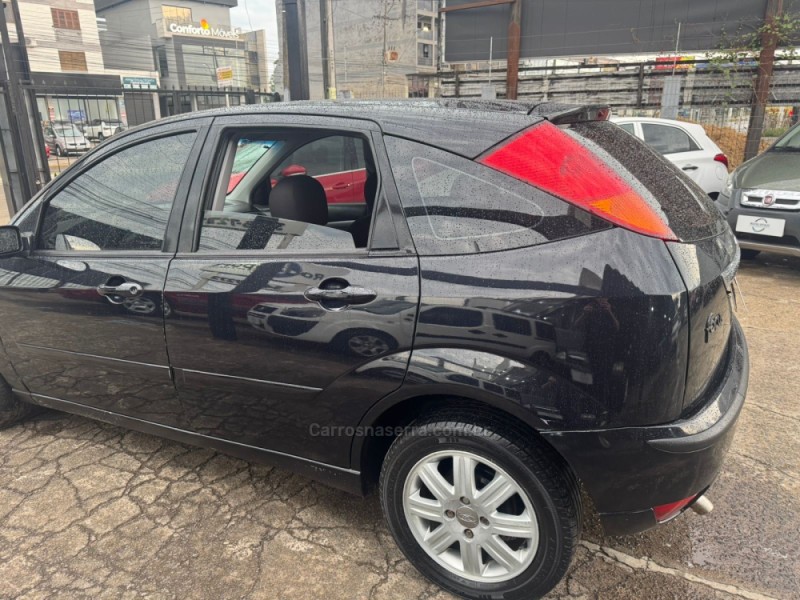 FOCUS 1.6 8V GASOLINA 4P MANUAL - 2009 - GRAVATAí