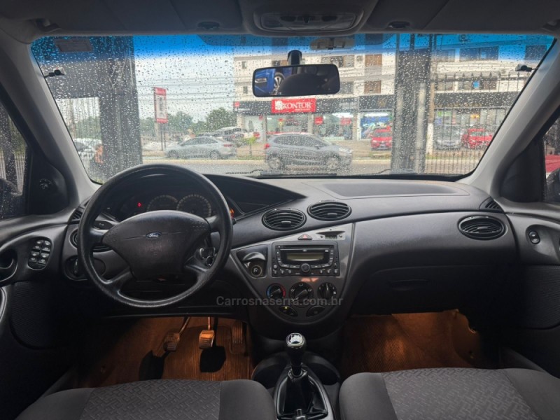 FOCUS 1.6 8V GASOLINA 4P MANUAL - 2009 - GRAVATAí