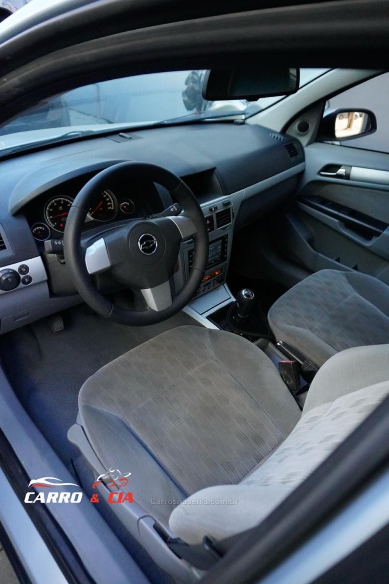 VECTRA 2.0 MPFI ELEGANCE 8V FLEX 4P MANUAL - 2006 - SANTA CRUZ DO SUL