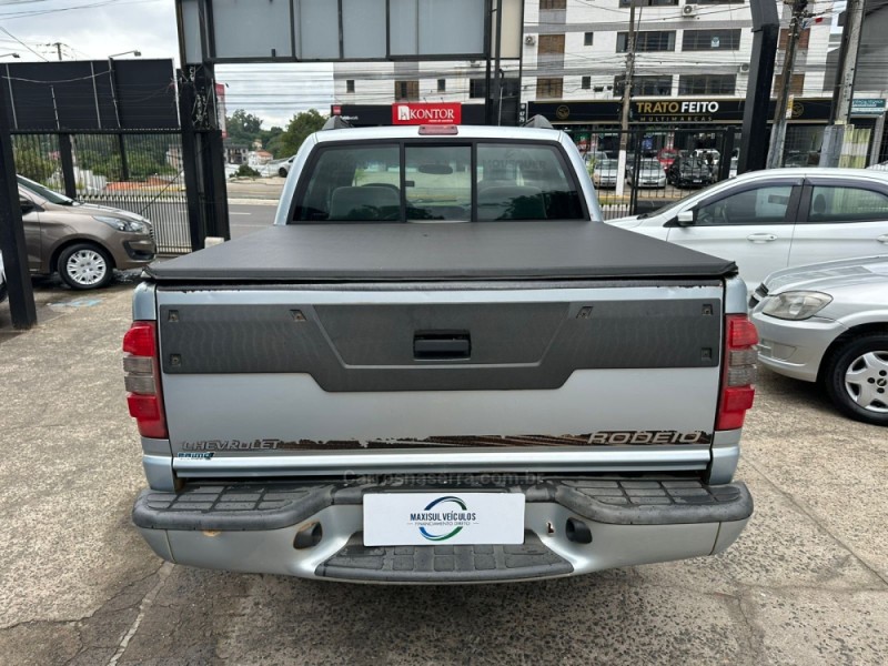 S10 2.4 MPFI RODEIO 4X2 CD 8V FLEX 4P MANUAL - 2011 - GRAVATAí