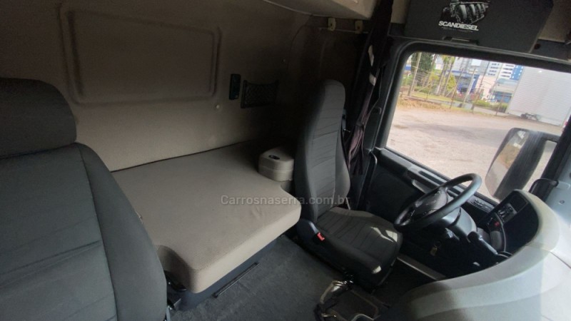 R-400 A 4X2 - 2013 - FARROUPILHA