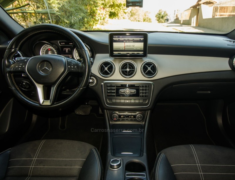 GLA 250 2.0 16V TURBO GASOLINA VISION 4P AUTOMÁTICO - 2015 - NOVO HAMBURGO