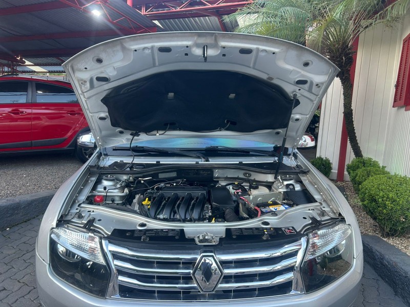 DUSTER 1.6 DYNAMIQUE 4X2 16V FLEX 4P MANUAL - 2014 - TRêS COROAS