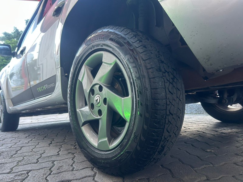 DUSTER 1.6 DYNAMIQUE 4X2 16V FLEX 4P MANUAL - 2014 - TRêS COROAS