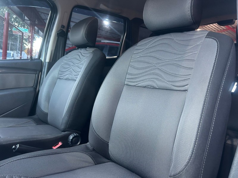 DUSTER 1.6 DYNAMIQUE 4X2 16V FLEX 4P MANUAL - 2014 - TRêS COROAS