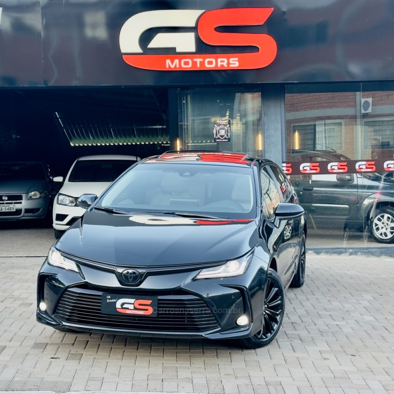 COROLLA 2.0 ALTIS PREMIUM 16V FLEX 4P AUTOMÁTICO - 2023 - NOVO HAMBURGO