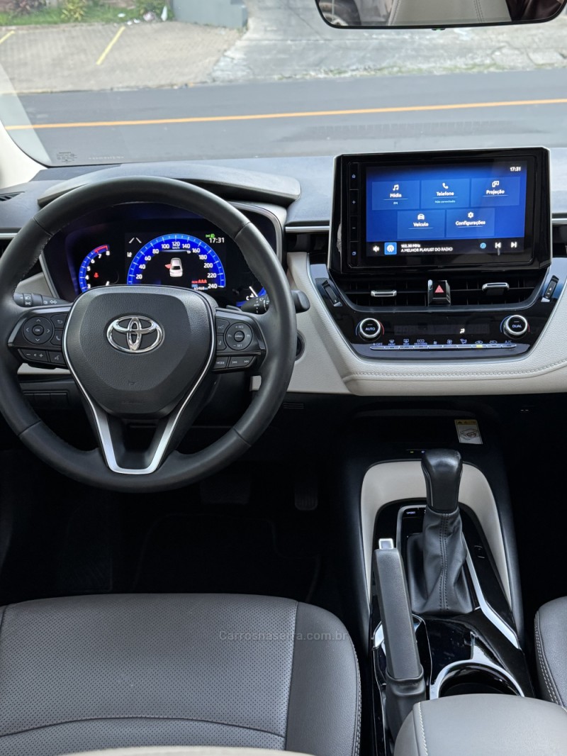 COROLLA 2.0 ALTIS PREMIUM 16V FLEX 4P AUTOMÁTICO - 2023 - NOVO HAMBURGO