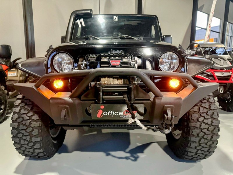 WRANGLER 3.8 SPORT 4X4 TETO RIGIDO V6 12V GASOLINA 2P AUTOMÁTICO - 2011 - TRêS COROAS