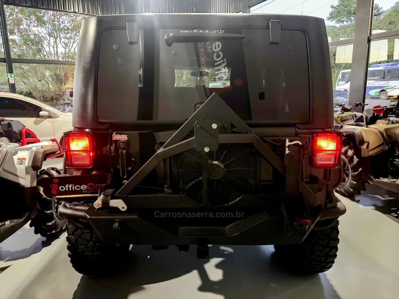 WRANGLER 3.8 SPORT 4X4 TETO RIGIDO V6 12V GASOLINA 2P AUTOMÁTICO - 2011 - TRêS COROAS