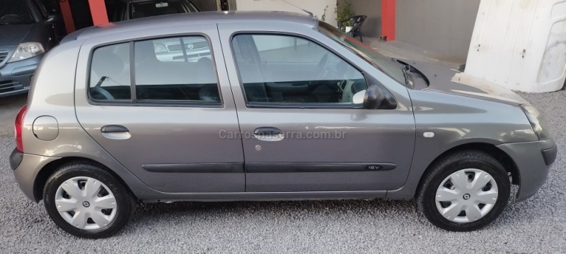 CLIO 1.0 AUTHENTIQUE 16V FLEX 4P MANUAL - 2005 - FARROUPILHA