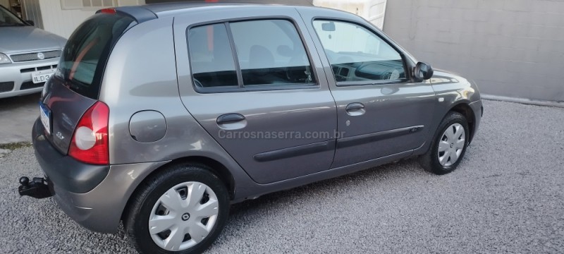 CLIO 1.0 AUTHENTIQUE 16V FLEX 4P MANUAL - 2005 - FARROUPILHA