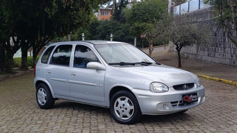 CORSA 1.0 MPFI MILENIUM 8V GASOLINA 4P MANUAL - 2002 - CAXIAS DO SUL