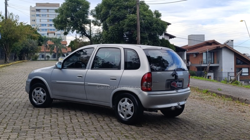 CORSA 1.0 MPFI MILENIUM 8V GASOLINA 4P MANUAL - 2002 - CAXIAS DO SUL