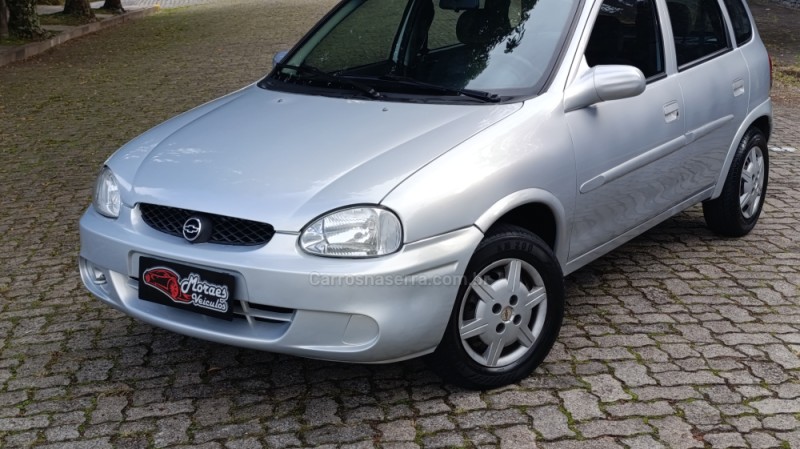 CORSA 1.0 MPFI MILENIUM 8V GASOLINA 4P MANUAL - 2002 - CAXIAS DO SUL