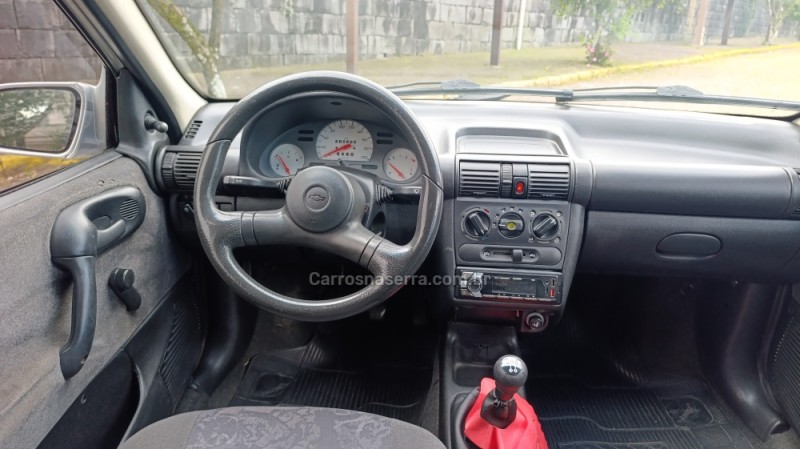 CORSA 1.0 MPFI MILENIUM 8V GASOLINA 4P MANUAL - 2002 - CAXIAS DO SUL