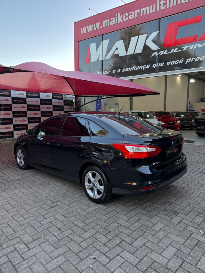 FOCUS 2.0 SE FASTBACK 16V FLEX 4P AUTOMÁTICO - 2014 - ESTâNCIA VELHA