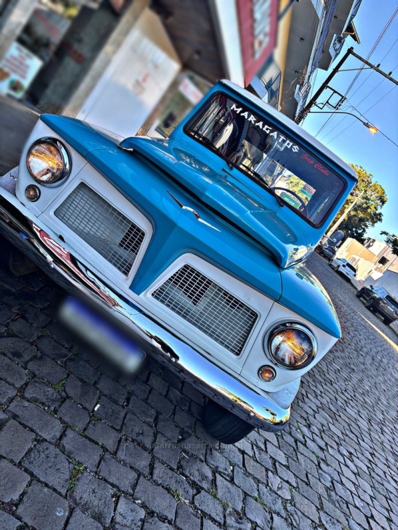 RURAL 2.6 4X2 6 CILINDROS 12V GASOLINA 2P MANUAL - 1967 - NOVA PRATA