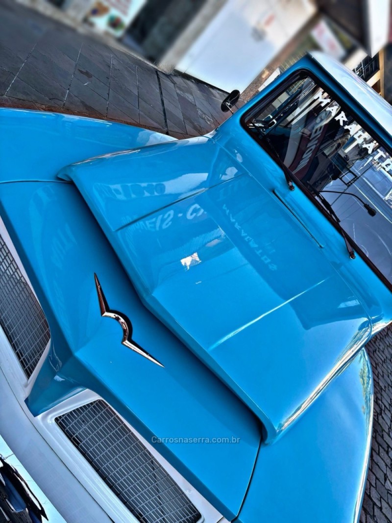 RURAL 2.6 4X2 6 CILINDROS 12V GASOLINA 2P MANUAL - 1967 - NOVA PRATA