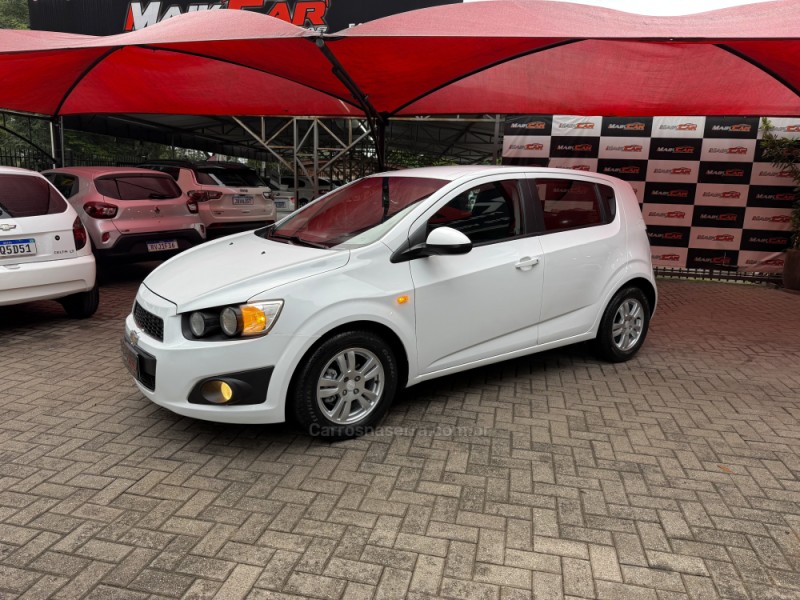 sonic 1.6 lt 16v flex 4p automatico 2014 estancia velha