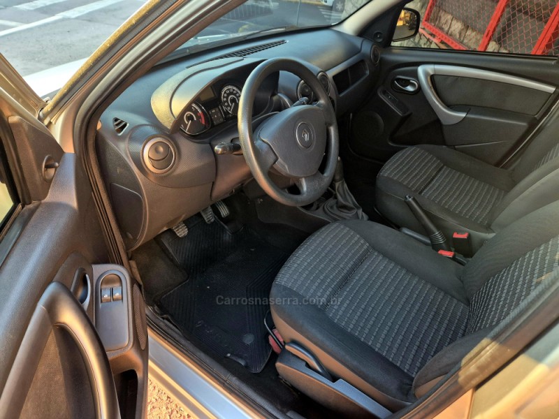 SANDERO 1.6 EXPRESSION 8V FLEX 4P MANUAL - 2012 - FARROUPILHA