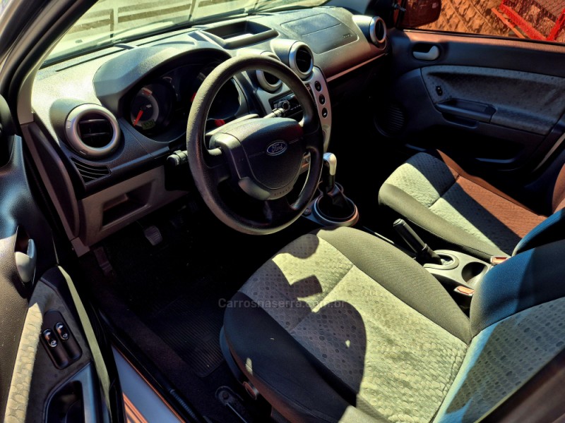 FIESTA 1.6 MPI CLASS HATCH 8V FLEX 4P MANUAL - 2014 - FARROUPILHA