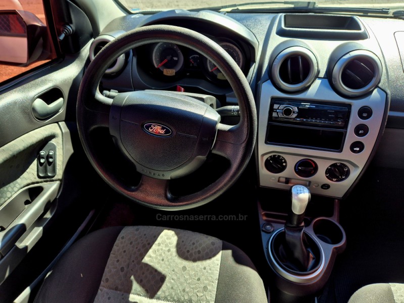 FIESTA 1.6 MPI CLASS HATCH 8V FLEX 4P MANUAL - 2014 - FARROUPILHA