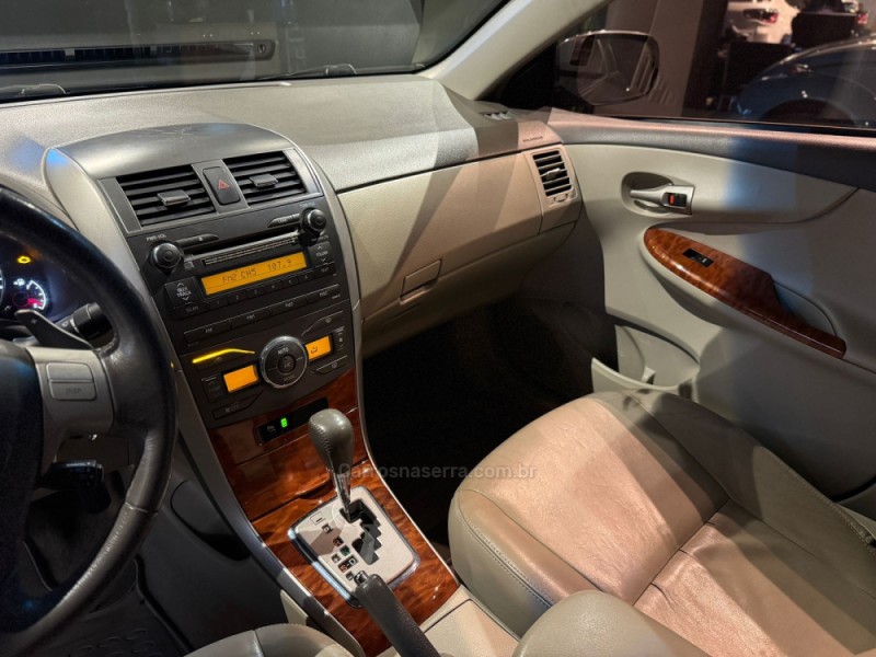 COROLLA 2.0 ALTIS PREMIUM 16V FLEX 4P AUTOMÁTICO - 2011 - FARROUPILHA