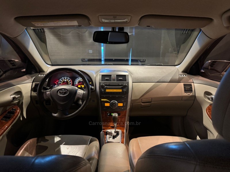 COROLLA 2.0 ALTIS PREMIUM 16V FLEX 4P AUTOMÁTICO - 2011 - FARROUPILHA