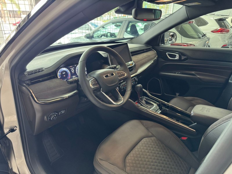 COMMANDER 1.3 OVERLAND T270 16V 4X2 TURBO FLEX 4P AUTOMÁTICO - 2025 - CAXIAS DO SUL