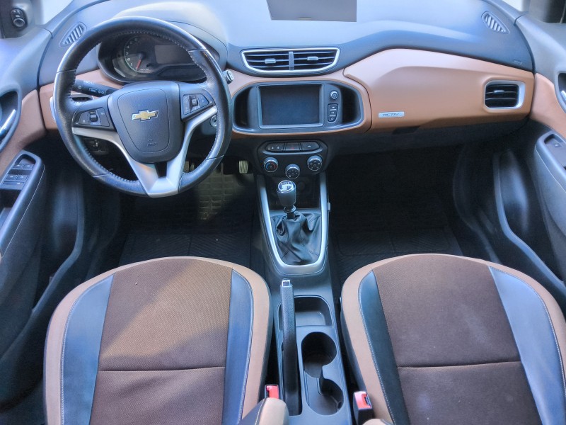 ONIX 1.4 MPFI ACTIV 8V FLEX 4P MANUAL - 2017 - SãO SEBASTIãO DO CAí