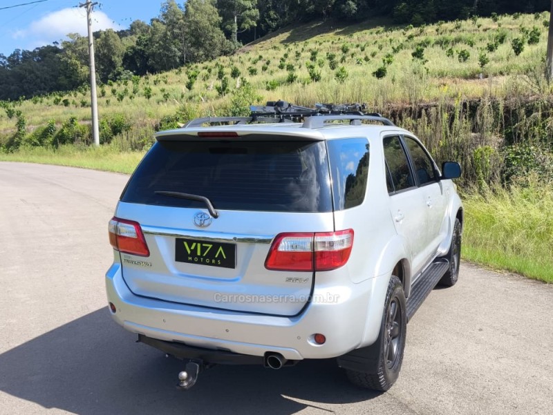 HILUX SW4 3.0 SRV 4X4 7 LUGARES 16V TURBO INTERCOOLER DIESEL 4P AUTOMÁTICO - 2009 - CAXIAS DO SUL