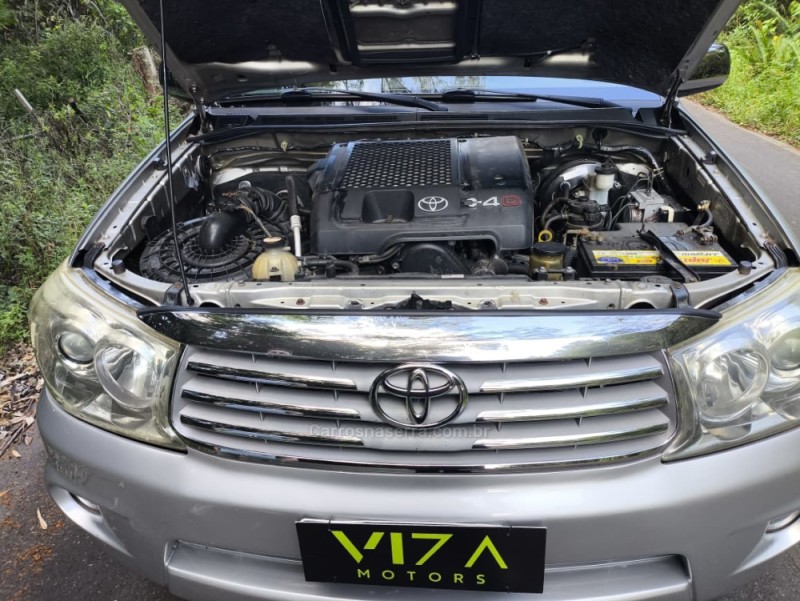 HILUX SW4 3.0 SRV 4X4 7 LUGARES 16V TURBO INTERCOOLER DIESEL 4P AUTOMÁTICO - 2009 - CAXIAS DO SUL