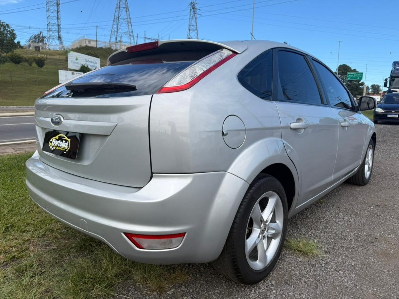 FOCUS 1.6 GLX 16V FLEX 4P MANUAL - 2011 - FARROUPILHA