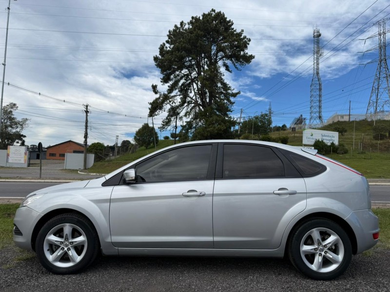 FOCUS 1.6 GLX 16V FLEX 4P MANUAL - 2011 - FARROUPILHA