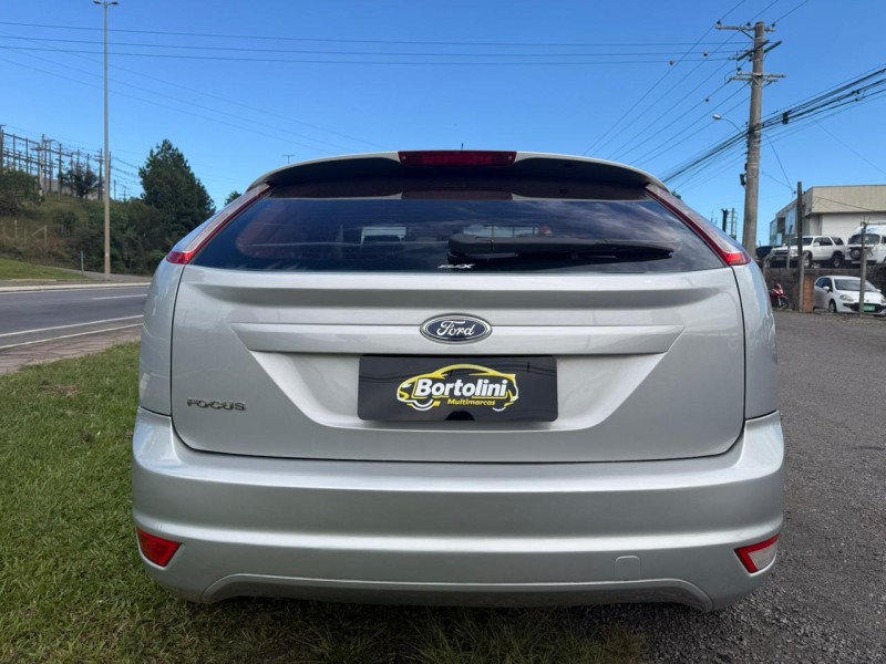 FOCUS 1.6 GLX 16V FLEX 4P MANUAL - 2011 - FARROUPILHA