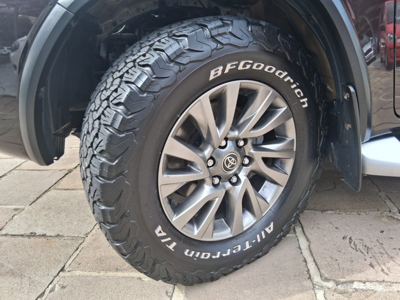 HILUX SW4 2.8 SRX 4X4 7 LUGARES 16V TURBO INTERCOOLER DIESEL 4P AUTOMÁTICO - 2021 - CAXIAS DO SUL