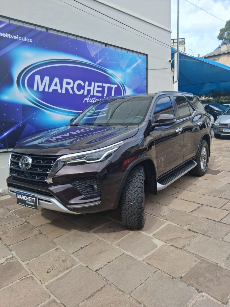 HILUX SW4 2.8 SRX 4X4 7 LUGARES 16V TURBO INTERCOOLER DIESEL 4P AUTOMÁTICO - 2021 - CAXIAS DO SUL