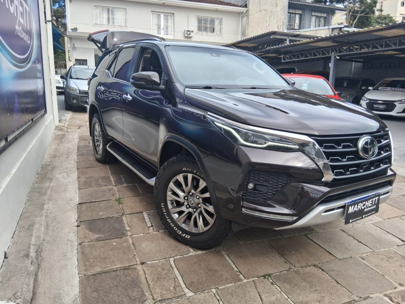 HILUX SW4 2.8 SRX 4X4 7 LUGARES 16V TURBO INTERCOOLER DIESEL 4P AUTOMÁTICO - 2021 - CAXIAS DO SUL
