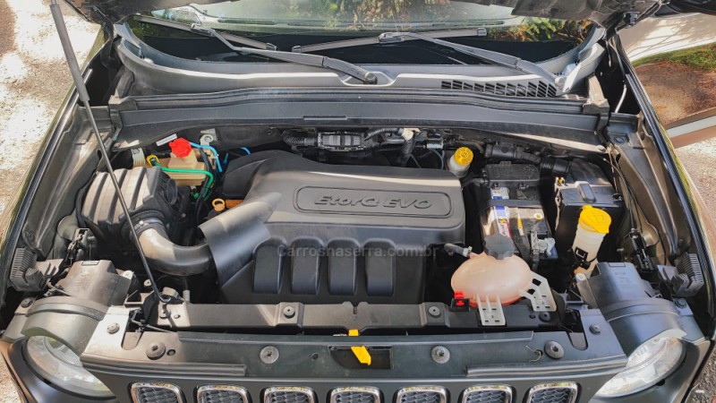 RENEGADE 1.8 16V FLEX LONGITUDE 4P AUTOMÁTICO - 2016 - FARROUPILHA