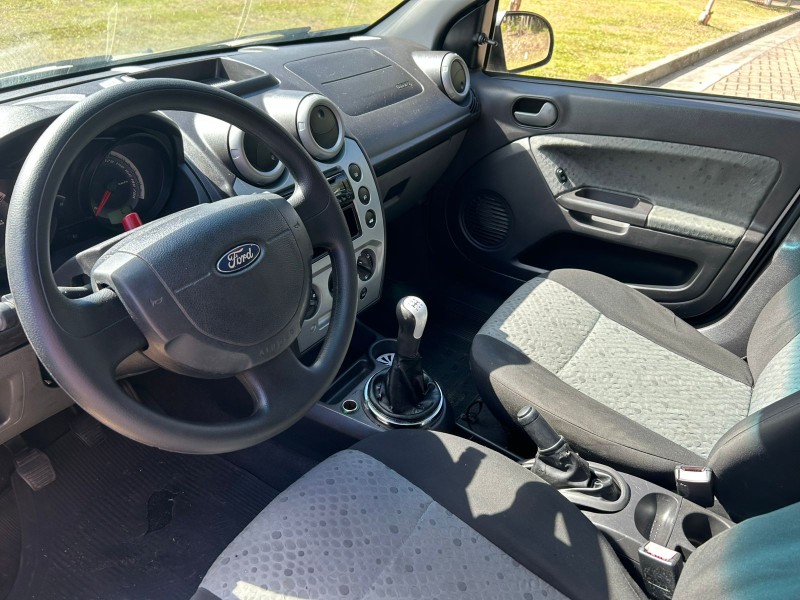FIESTA 1.0 MPI 8V GASOLINA 4P MANUAL - 2014 - CANELA